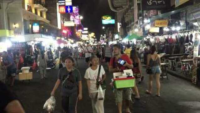 驴友来到泰国曼谷考山路夜市,看不出这里有什么特色