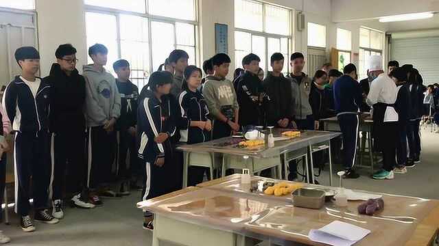 云浮市中专 劳动和职业启蒙教育进校园活动走进思劳梁桂华中学