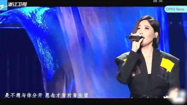 天生歌姬一开口就让人悲伤,黄丽玲的声音简直有一种魔力