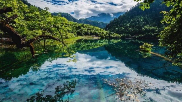 中国最纯美的地方九寨沟,震后重建因祸得福