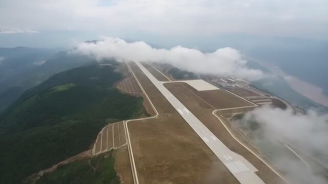 航拍巫山机场