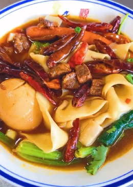 色香味俱全的安徽牛肉板面、你要不要来一碗?