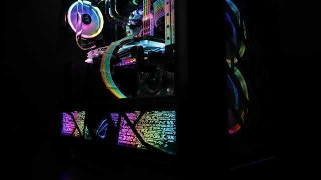 3.9万ROG主题分体水冷电脑,I9 9900K+RTX2080TI