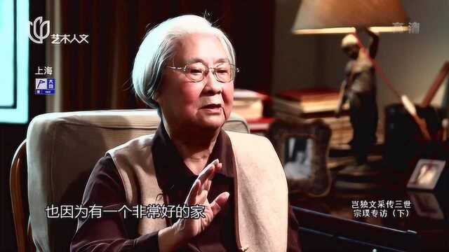 她的邻居都是文学大家?常来家里做客,可凡听了哈哈大笑