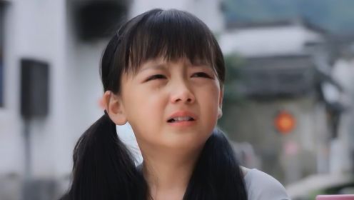 催泪国产片《红剪花》，残疾女孩在街头卖剪纸，懂事得让人心疼