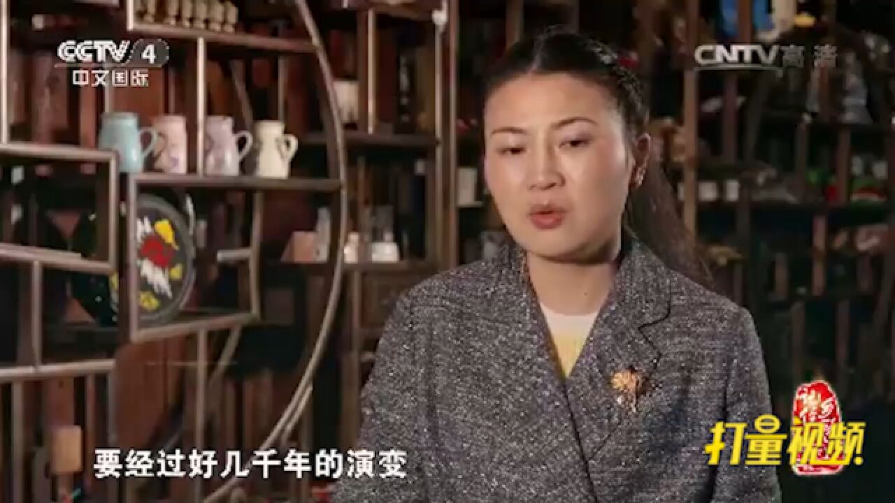 作为“大脚女人”的后代,她执着并且敢于尝试