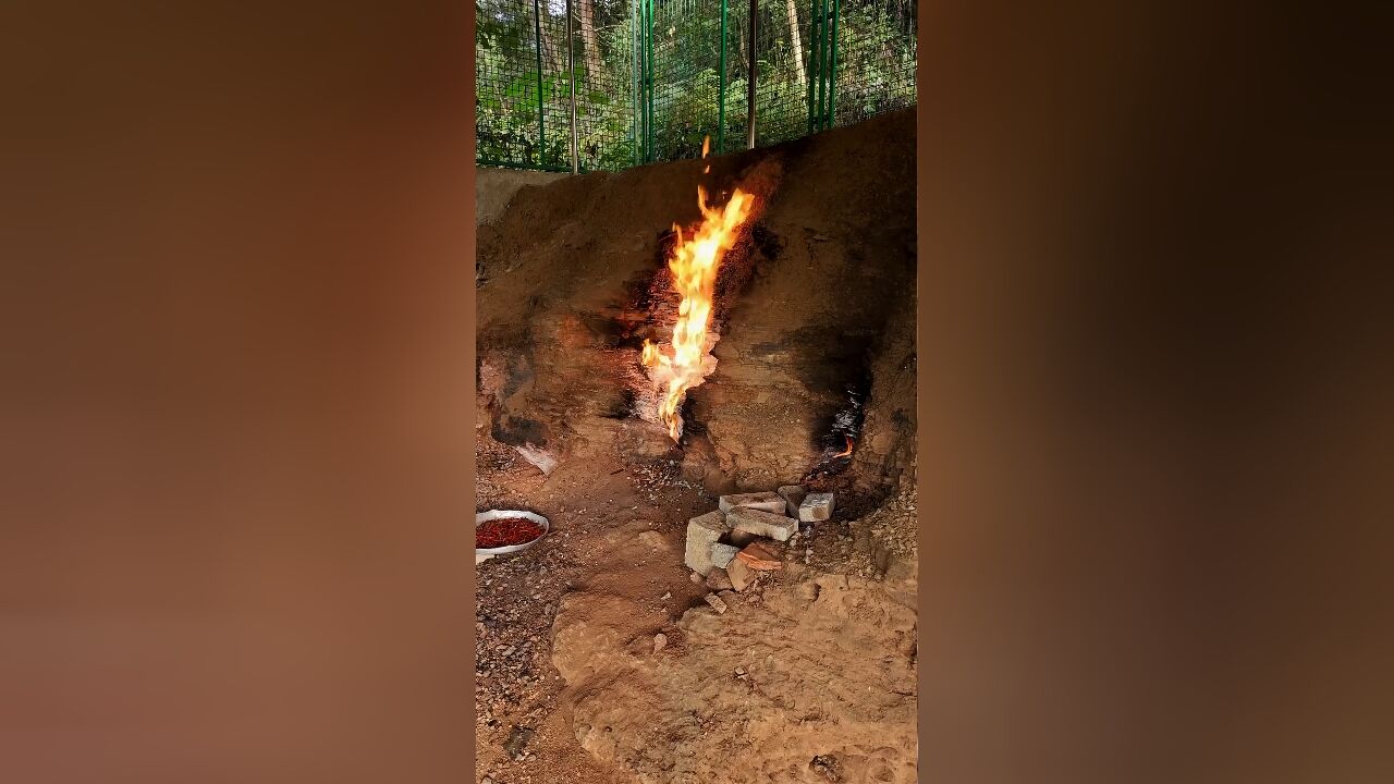 重庆涪陵有个神奇的地火村,从土地里冒出熊熊大火,六十年来从未熄灭,这究竟是什么原因?