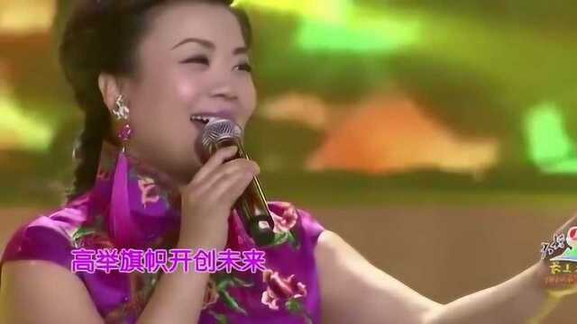 张也演唱《走进新时代》旋律动人正气,歌声鼓舞人心