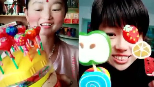 你们看,我是怎么吃糖果的