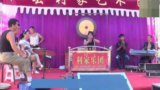 美女唢呐演奏上党梆子《杀妻》选段!吹的真不赖!好唢呐!