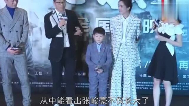 张俊豪跳广场走红后进演艺圈,和多位大咖合作,如今长大换了模样