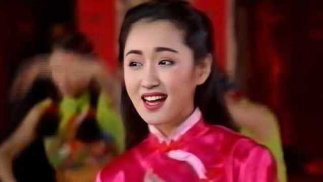 杨钰莹三首经典老歌珍贵现场版视频,当年的青春美少女,真养眼