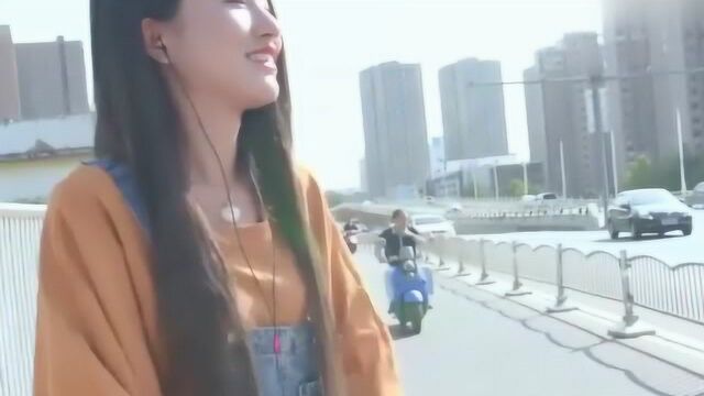 美女陈小硕演唱《感谢有你》,唱歌唱到动情处,真是让人感同身受