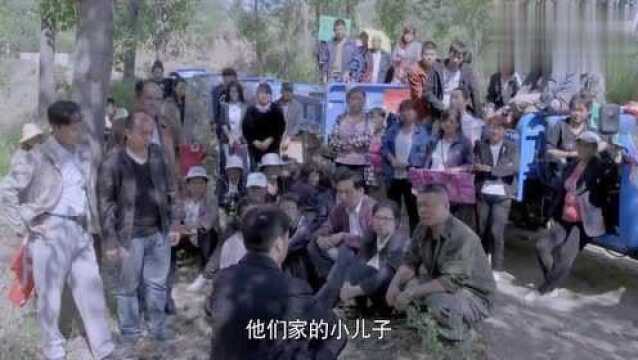 崔大田跟王天生反映了情况,申保国在村里一手遮天