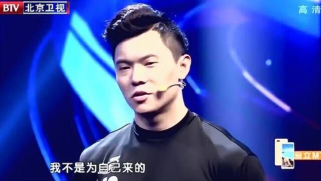 替身演员搏命演出成家班成员王振威大秀武技,太震撼了