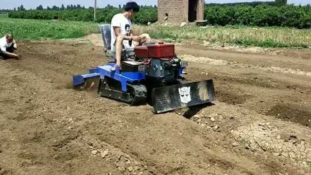 中国制造的小型农机,大大地改善了农民的生活,太棒了!