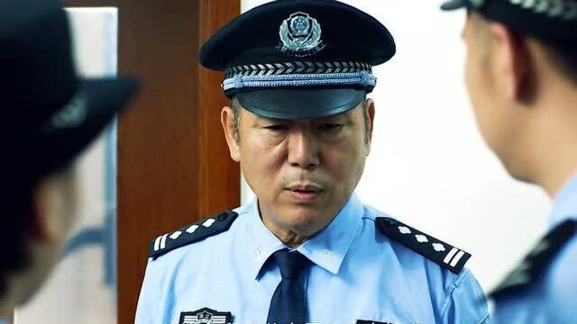 影视:黑客少年,使用高科技,破解警局系统网站