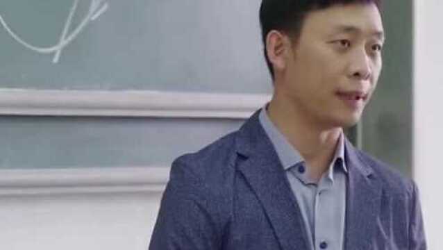 老师抓到学霸抄袭论文,不料学霸的回答让老师打脸,来自学渣的嫉妒!