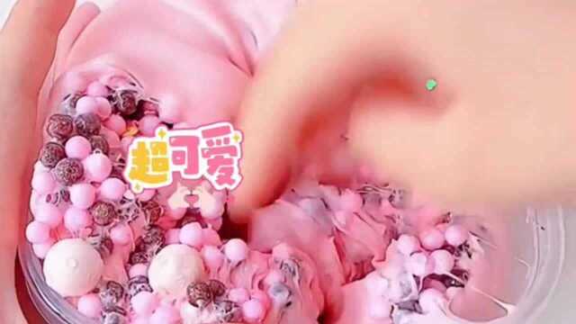 玩起泡胶讲故事,语文老师生的气有点奇怪,就因学生在作文中把他写成乞丐?