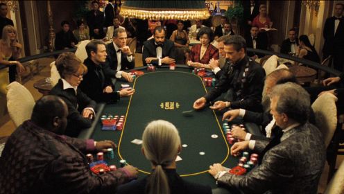 顶级特工卧底皇家赌场，不料赢了10个亿，把赌神气到吐血，动作片