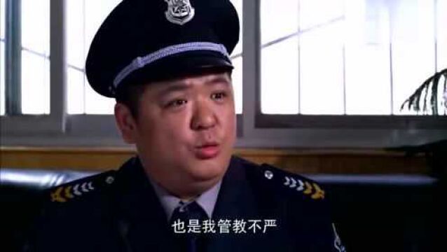 八九:领导去上班没带工牌,哪料被新来的保安拦下,这保安厉害了