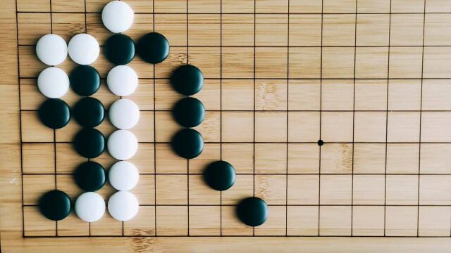 围棋黑先,利用角上特性,长气杀棋