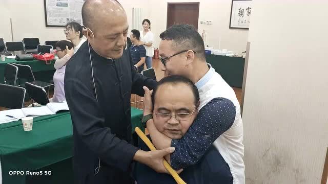 【仅需690元】线上线下同步授课!足不出户就能学习陈杰老师的“新医正骨疗法”手法!