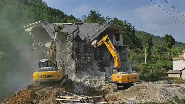 石阡“这里”依法拆除一处占用基本农田违法建筑