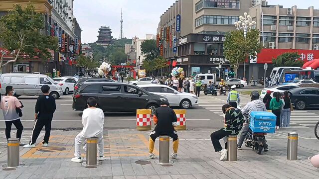 威海市中心国庆节威高广场人流量