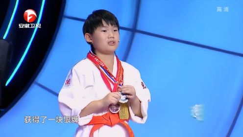 亚洲柔道少年组冠军，“炸”场子的小少年，台上遇到同行了｜少年