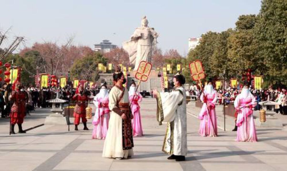 年味汉中|拜将坛上演“汉王拜将”实景演出,震撼场面吸引众多游客