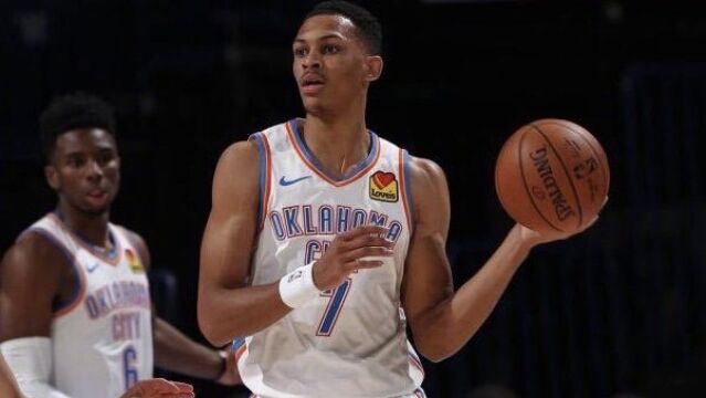 官宣！杜兰特2换8交易达成 太阳2换1再引援年轻潜力锋线弥补空缺