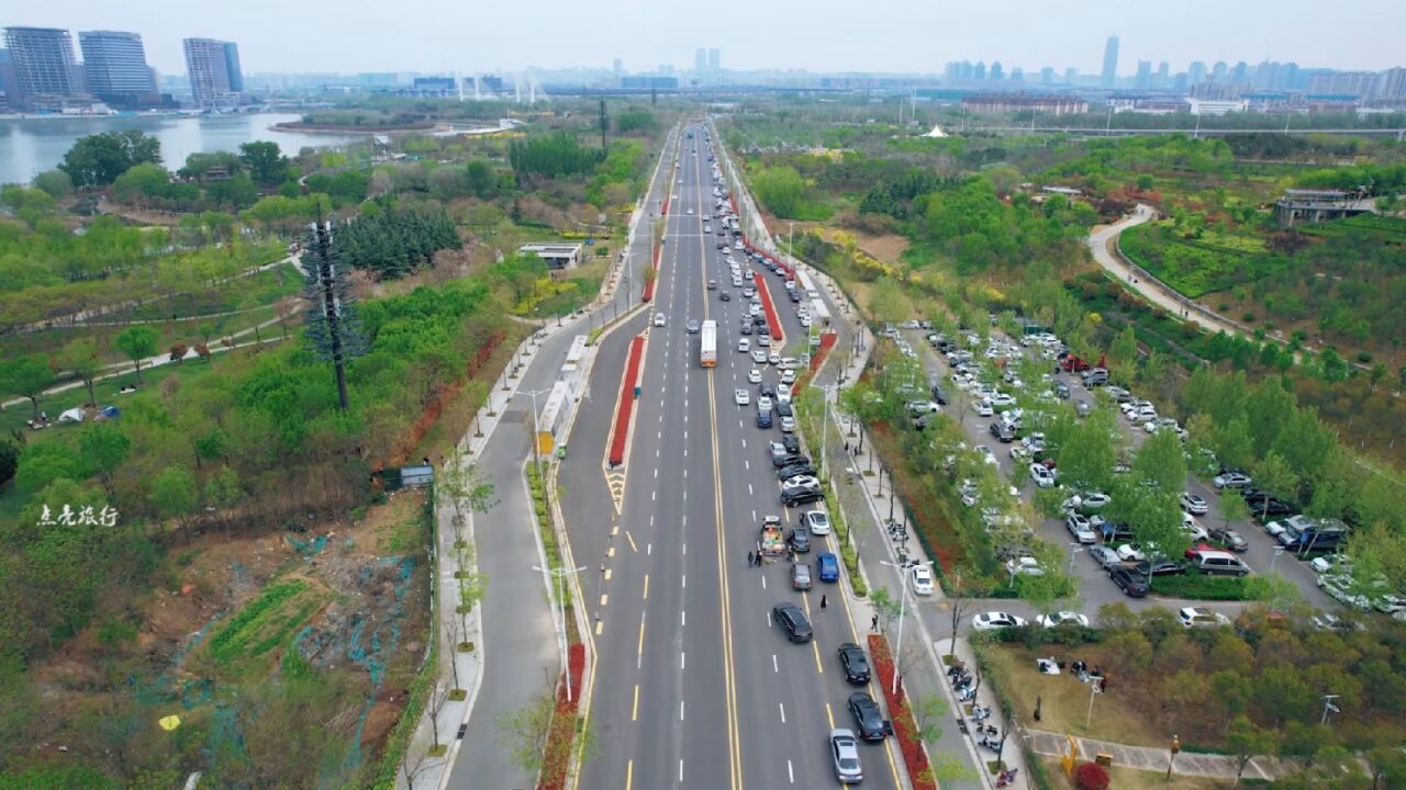 郑州市最美的龙湖内环西路春天美丽景色