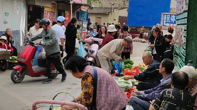 甘肃甘谷:冀城路便民市场早市