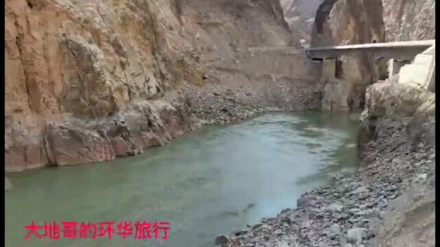 318国道为什么总是有车掉悬崖下边?旅行不是玩命,开车一定要谨慎