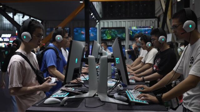 上海外星人陆家嘴中心外星人旗舰店 2023BW ALIENWARE