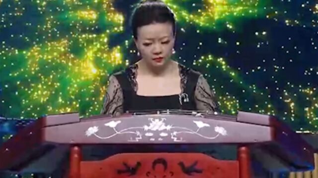 罗媛娴熟演奏《晓钟》,音符如晨钟的鸣响,唤醒心中的宁静与美好!