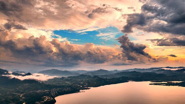 绚丽多彩!夕阳印照下的太平湖像一幅映像画