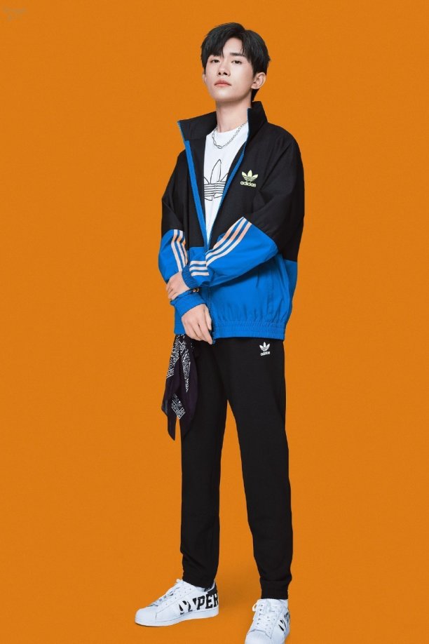 易烊千玺adidasneo