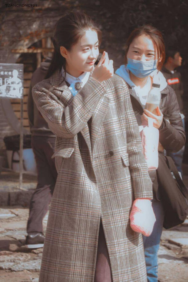 张雪迎贺红衣