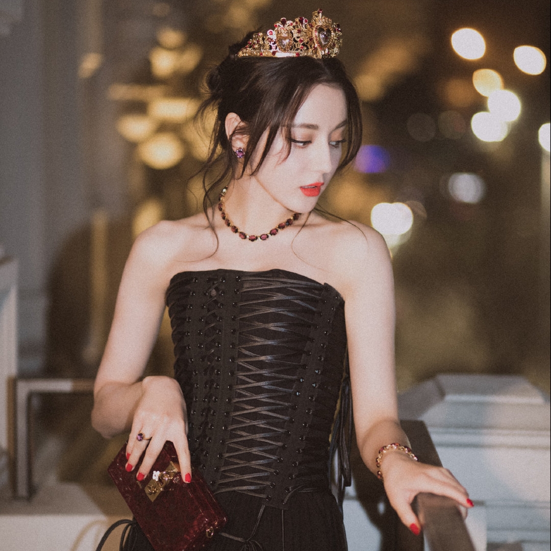 迪丽热巴资讯团
