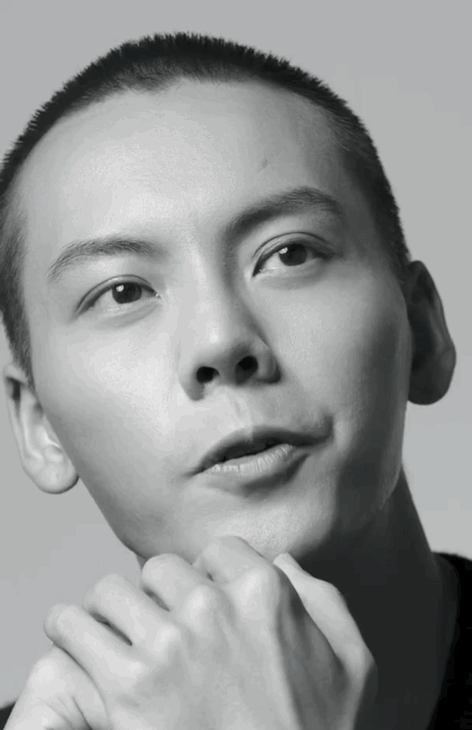 香奈儿影响大使陈伟霆饱饱