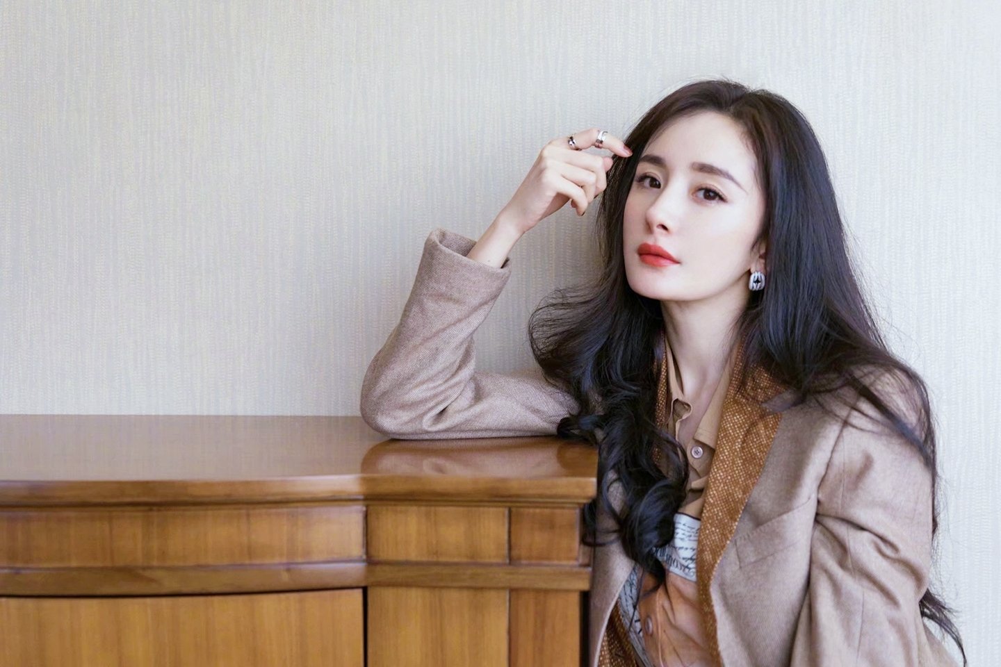 蜜蜂无处不在,杨幂不可替代##有瓜大家吃1019# #杨幂屠灵 刺杀小说