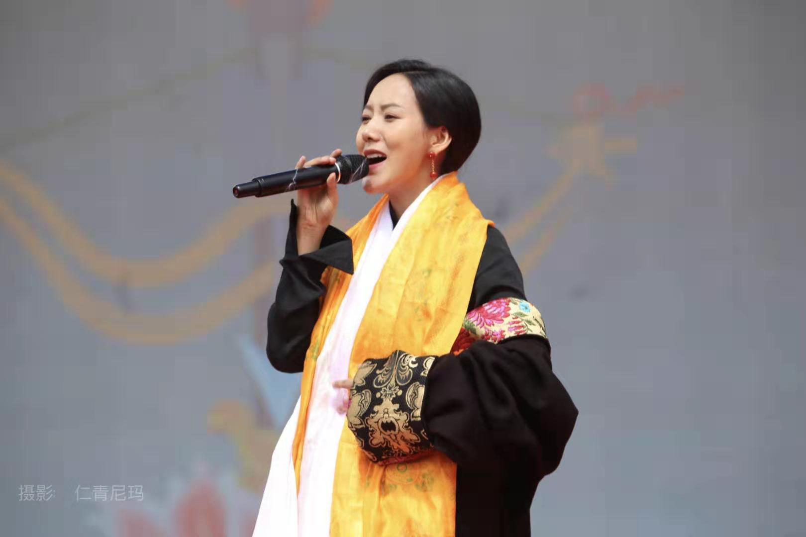 藏区最受欢迎歌手谢旦,泽旺拉姆