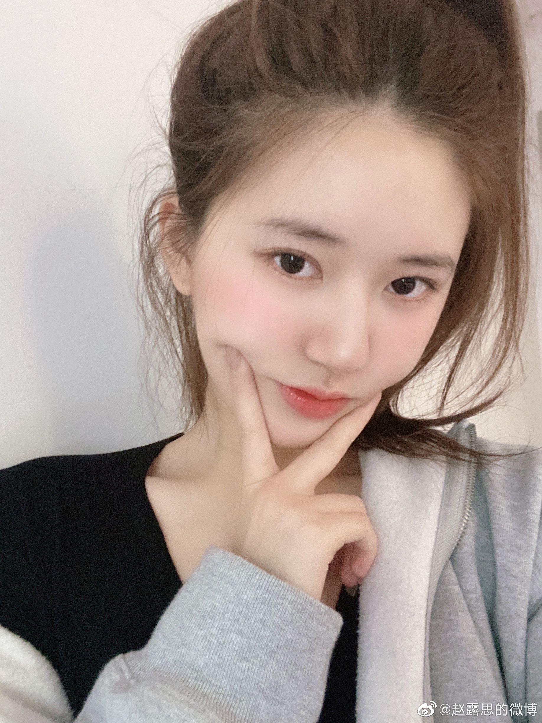 不要减肥,要健健康康 #表白可爱到爆炸的doki主赵露思# 好好吃饭哦