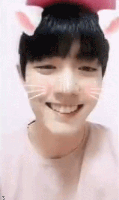 燕燕daytoy2020-07-18              #肖战   光点# #治愈系笑容