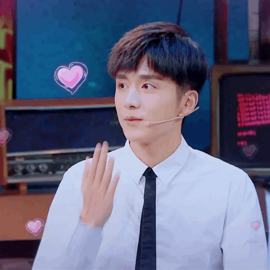 笎蓿2019-02-18              可爱的本哥,动图走一波