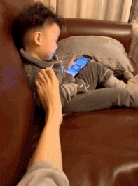 【泪时光】7岁女童因吃饭慢被亲妈打死，临终愿望让人落泪......