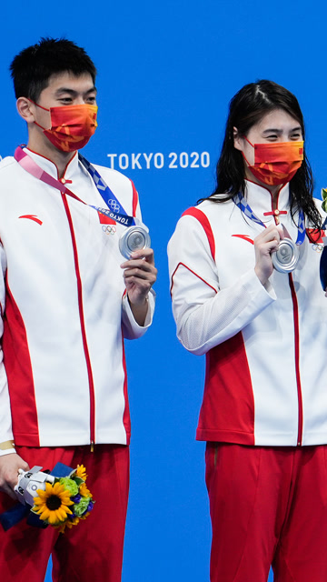 闫子贝也太可爱了吧!赛后第n次自责:我游快点张雨霏能更舒服些