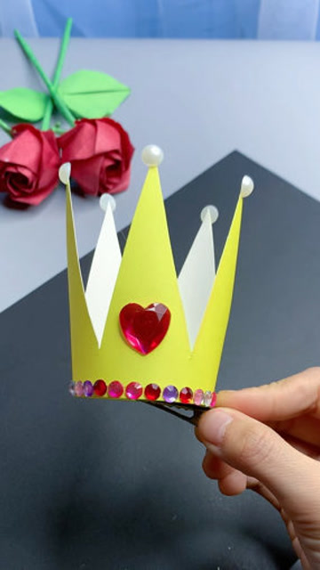 纸杯可以做成小皇冠,简单又好看